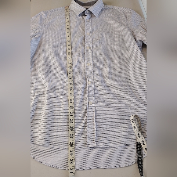 Michael Kors Men's Micro Polkadot Classic Fit Short Sleeve Button Down Shirt - Picture 10 of 13